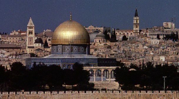 In 1980 is door de Knesset Jeruzalem door de aanname van een wet tot ongedeelde stad van Isral verklaard, en daarmee  het koningschap over deze stad hersteld.
